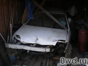 Битый автомобиль Toyota Corolla